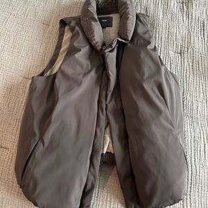 Gap Vest Size Medium